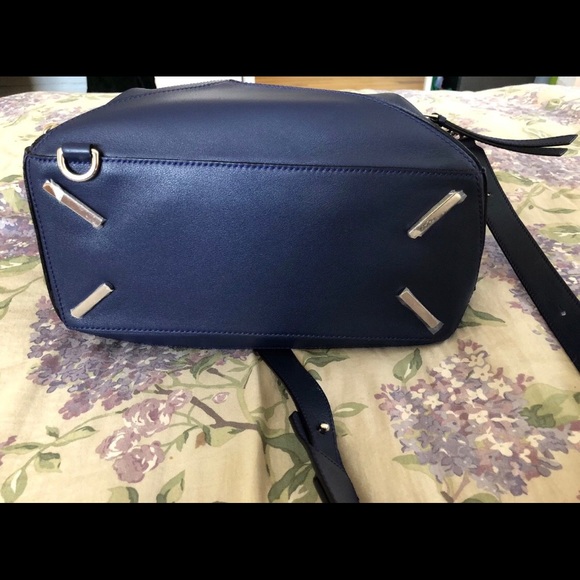 SOLD!!! Loewe medium puzzle bag - Picture 4 of 6